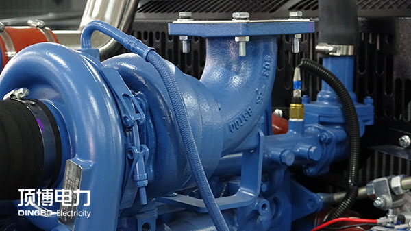 簡述柴油發(fā)電機組汽缸蓋的結(jié)構(gòu)與燃燒室的介紹