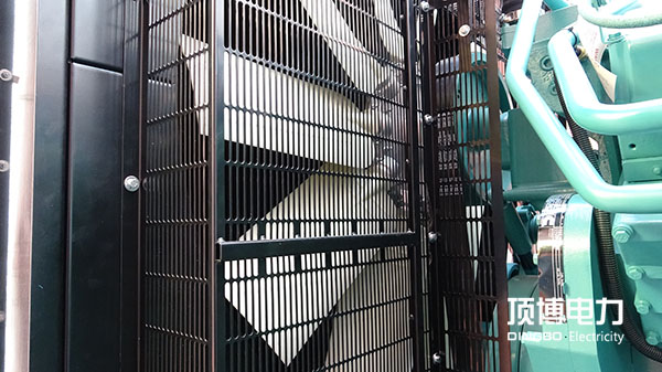 柴油發(fā)電機組換條橡膠V帶多少錢？多久要換一次？