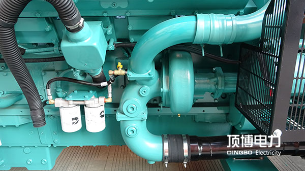 發(fā)電機廠家提醒您：柴油發(fā)電機組的油箱也需要進行日常保養(yǎng)